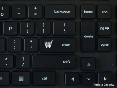 Kupował w sieci i mógł dostać kamienie zamiast paczki - policja ostrzega