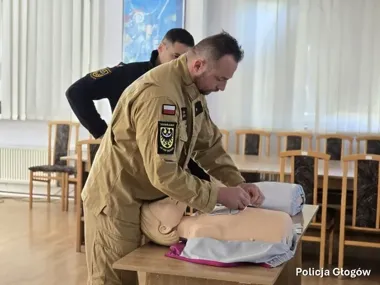 Głogowscy policjanci ćwiczyli ratowanie życia - te sekundy mogą przesądzić